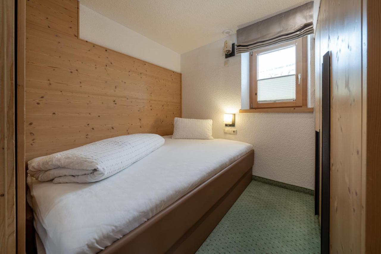 Schoenblick - Gurgl B&B โอเบอร์กัวร์เกิล ภายนอก รูปภาพ