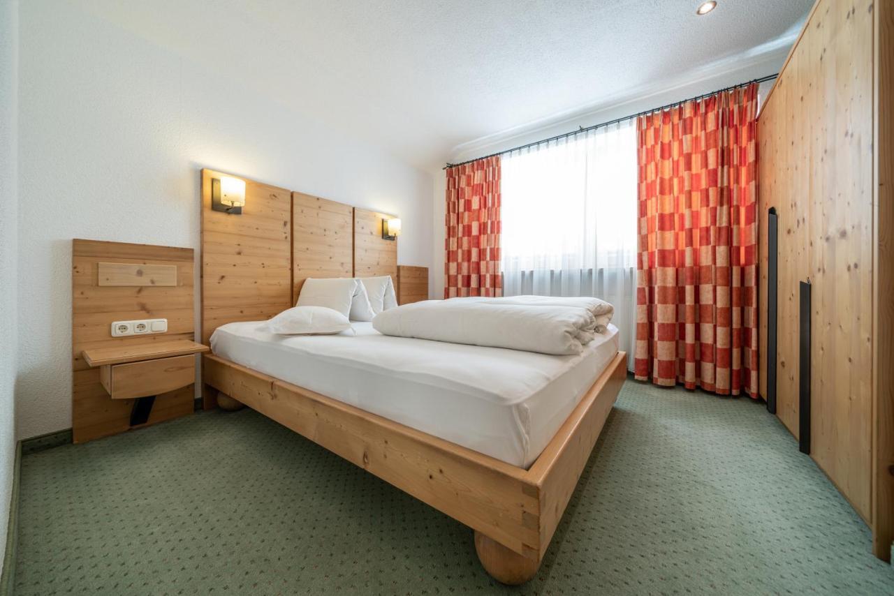 Schoenblick - Gurgl B&B โอเบอร์กัวร์เกิล ภายนอก รูปภาพ
