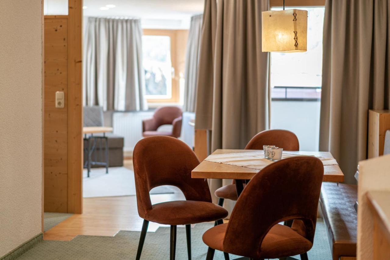Schoenblick - Gurgl B&B โอเบอร์กัวร์เกิล ภายนอก รูปภาพ