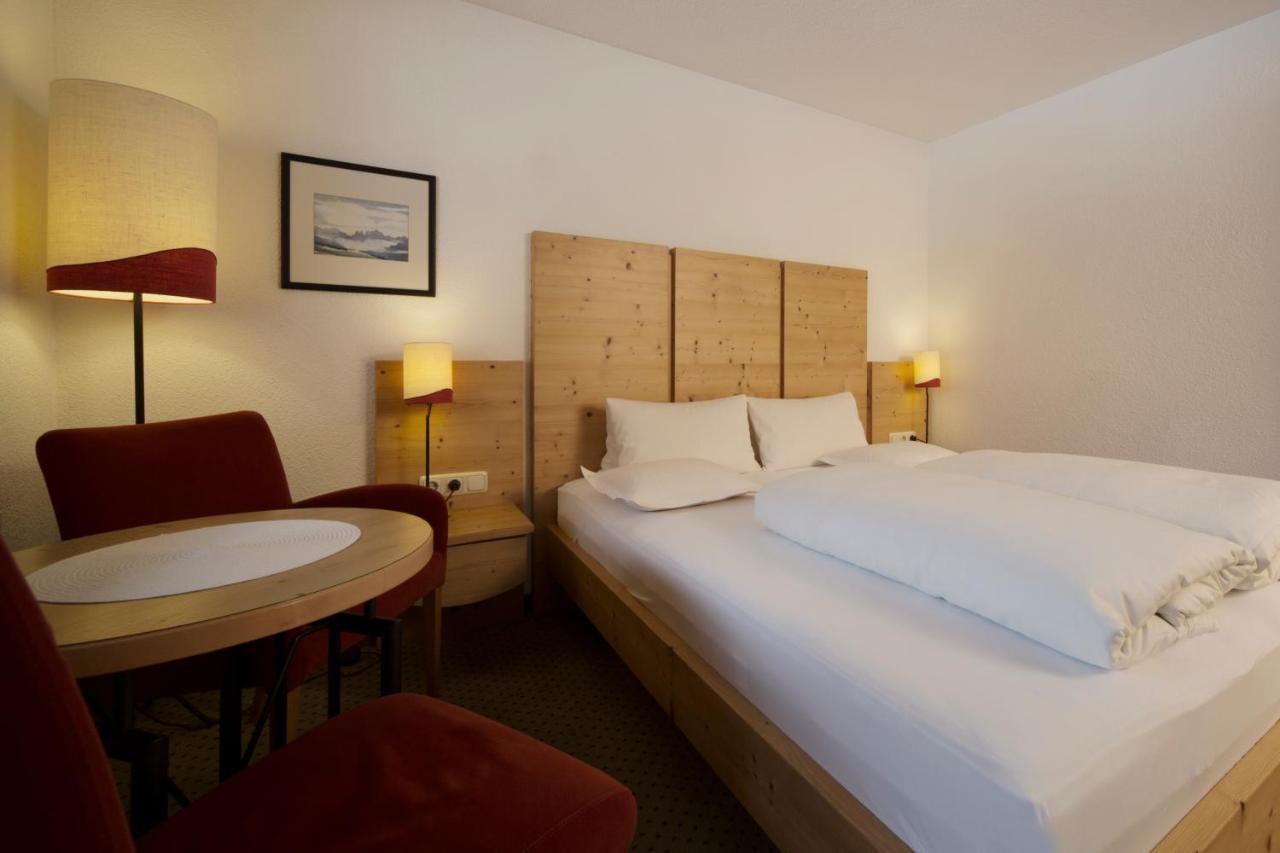 Schoenblick - Gurgl B&B โอเบอร์กัวร์เกิล ภายนอก รูปภาพ