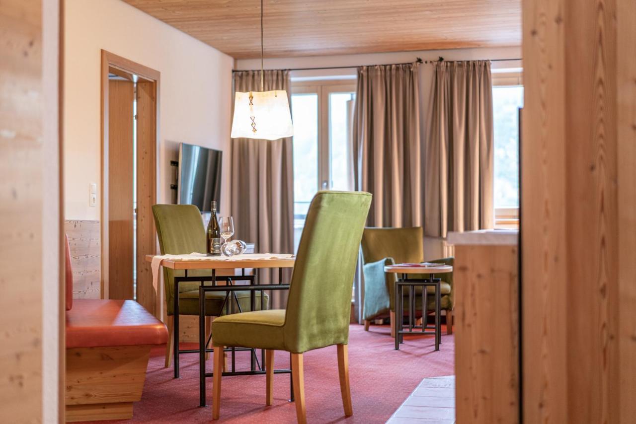 Schoenblick - Gurgl B&B โอเบอร์กัวร์เกิล ภายนอก รูปภาพ