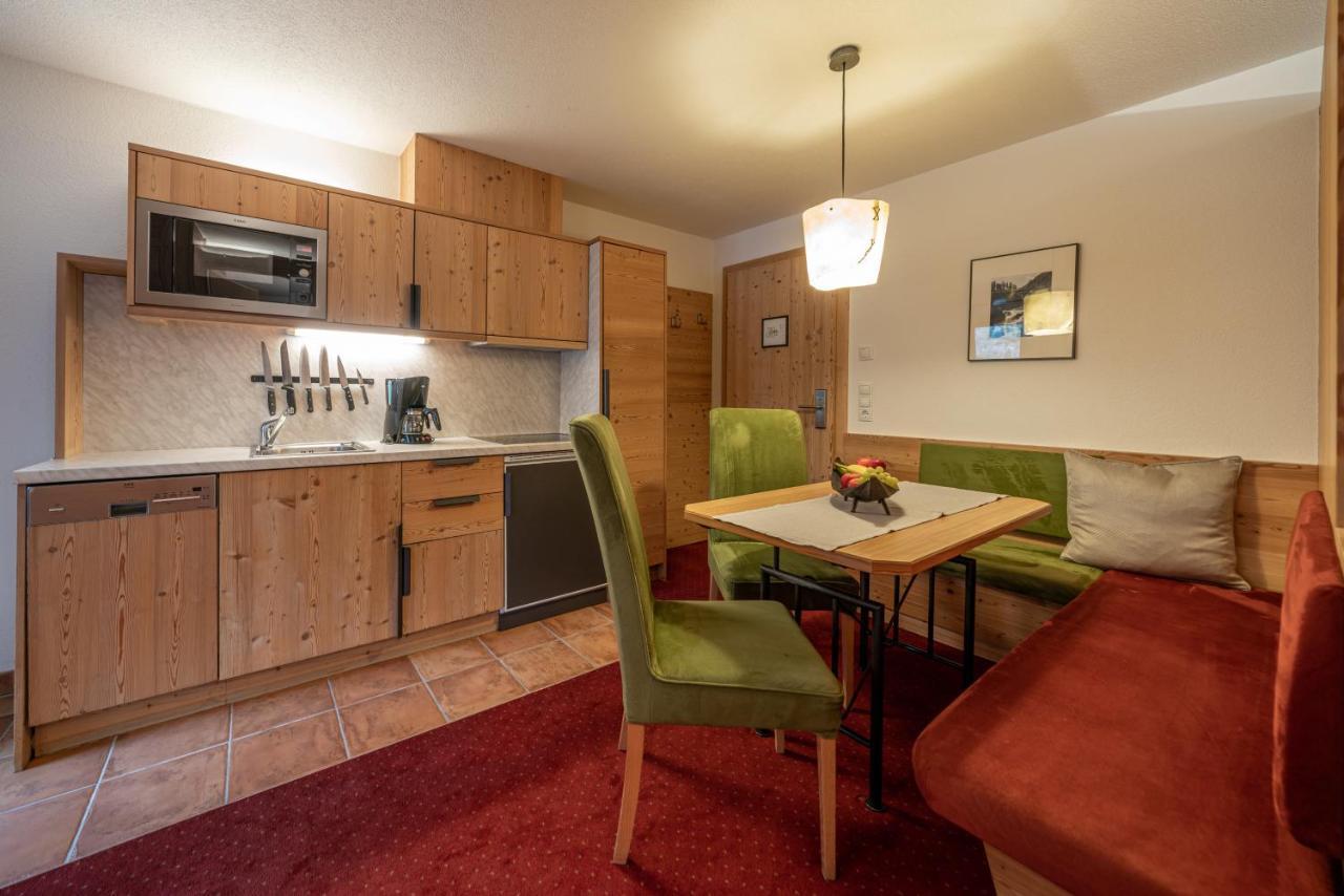 Schoenblick - Gurgl B&B โอเบอร์กัวร์เกิล ภายนอก รูปภาพ